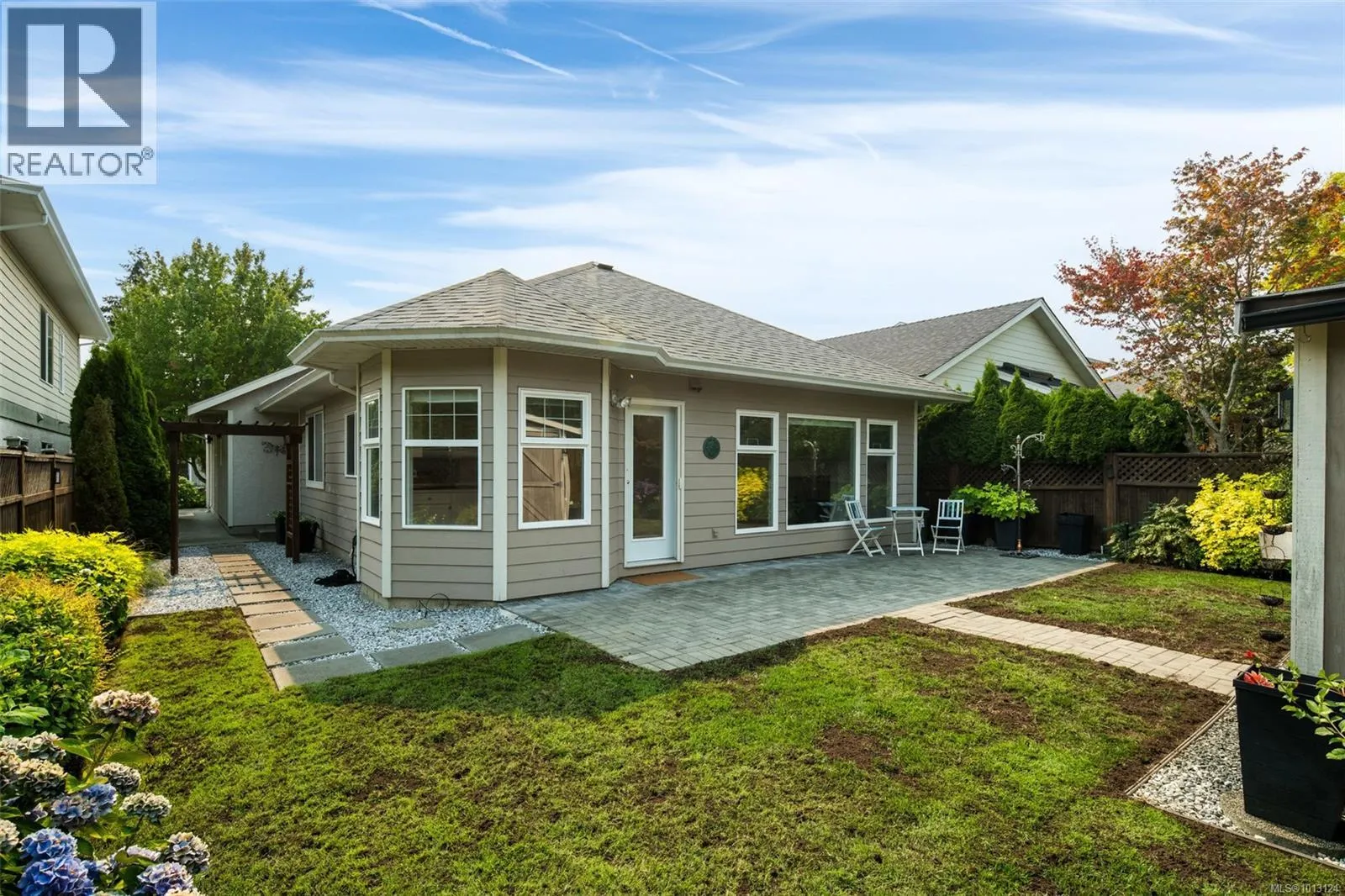 8012 Polo Park Cres