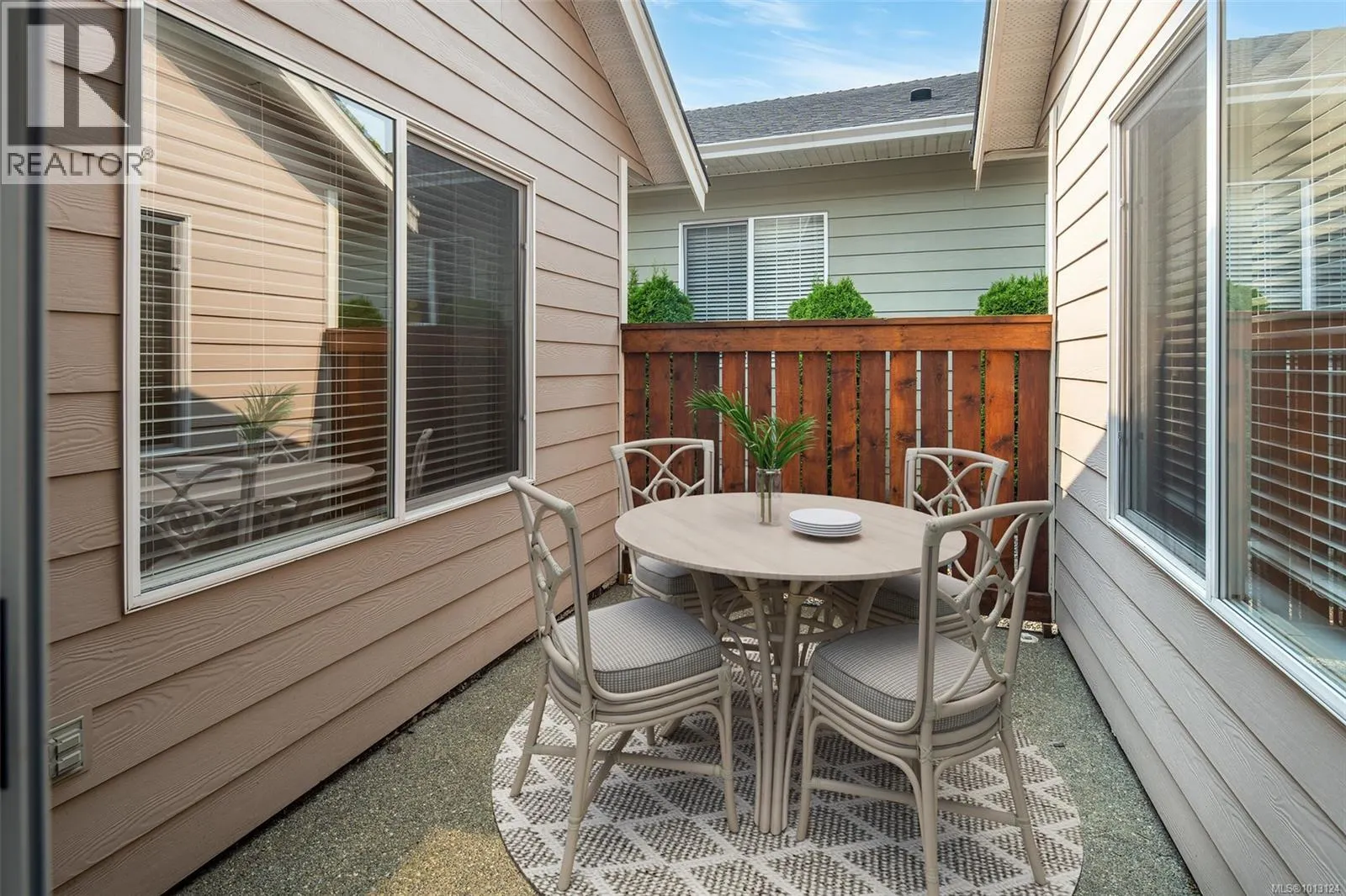 8012 Polo Park Cres