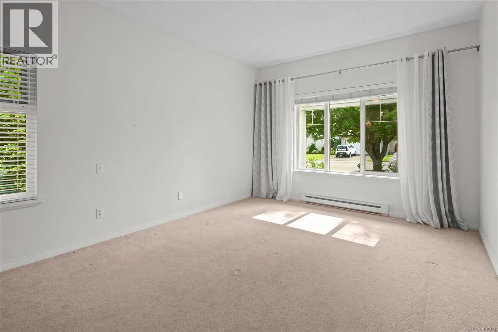 8012 Polo Park Cres