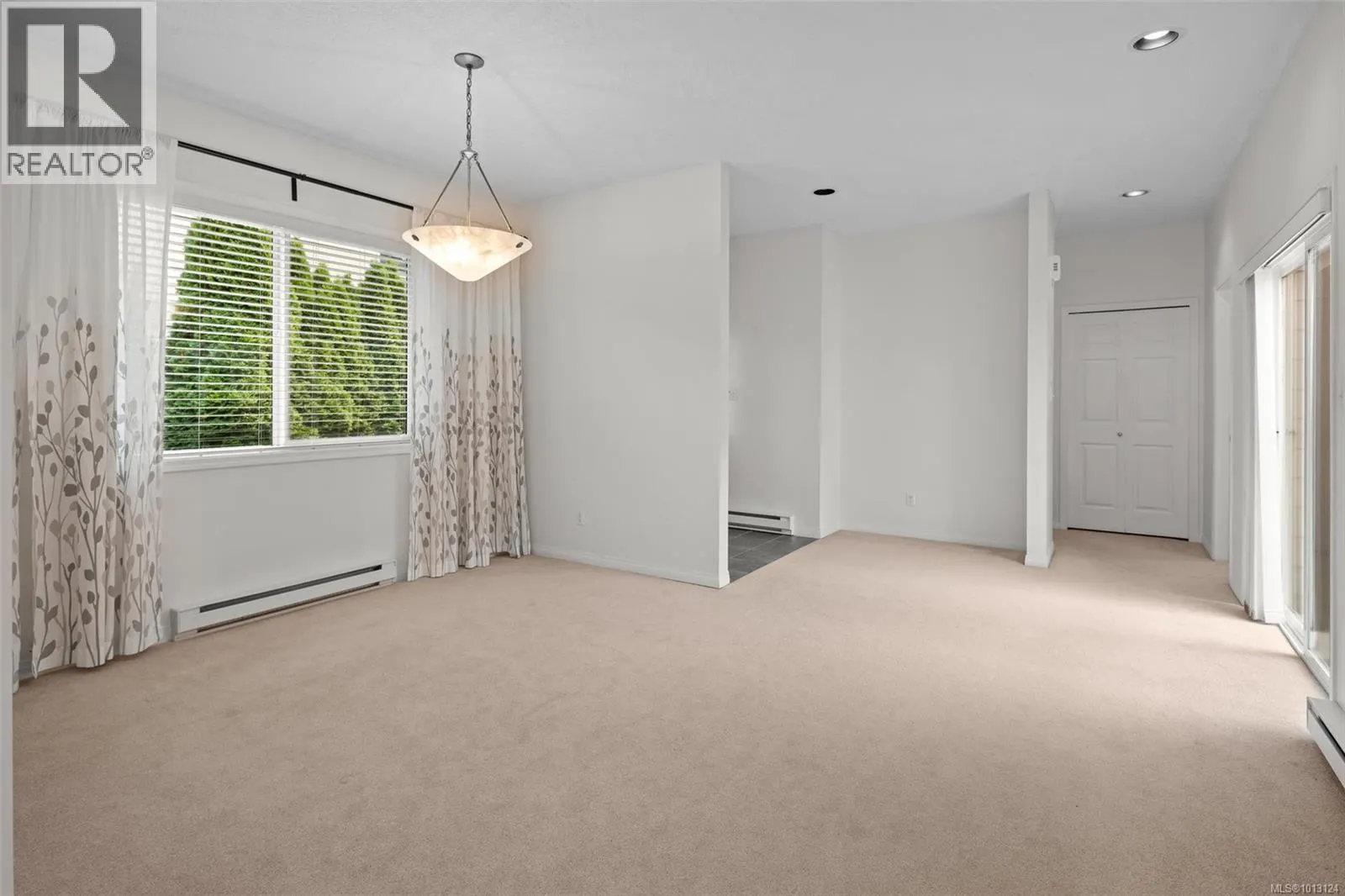 8012 Polo Park Cres