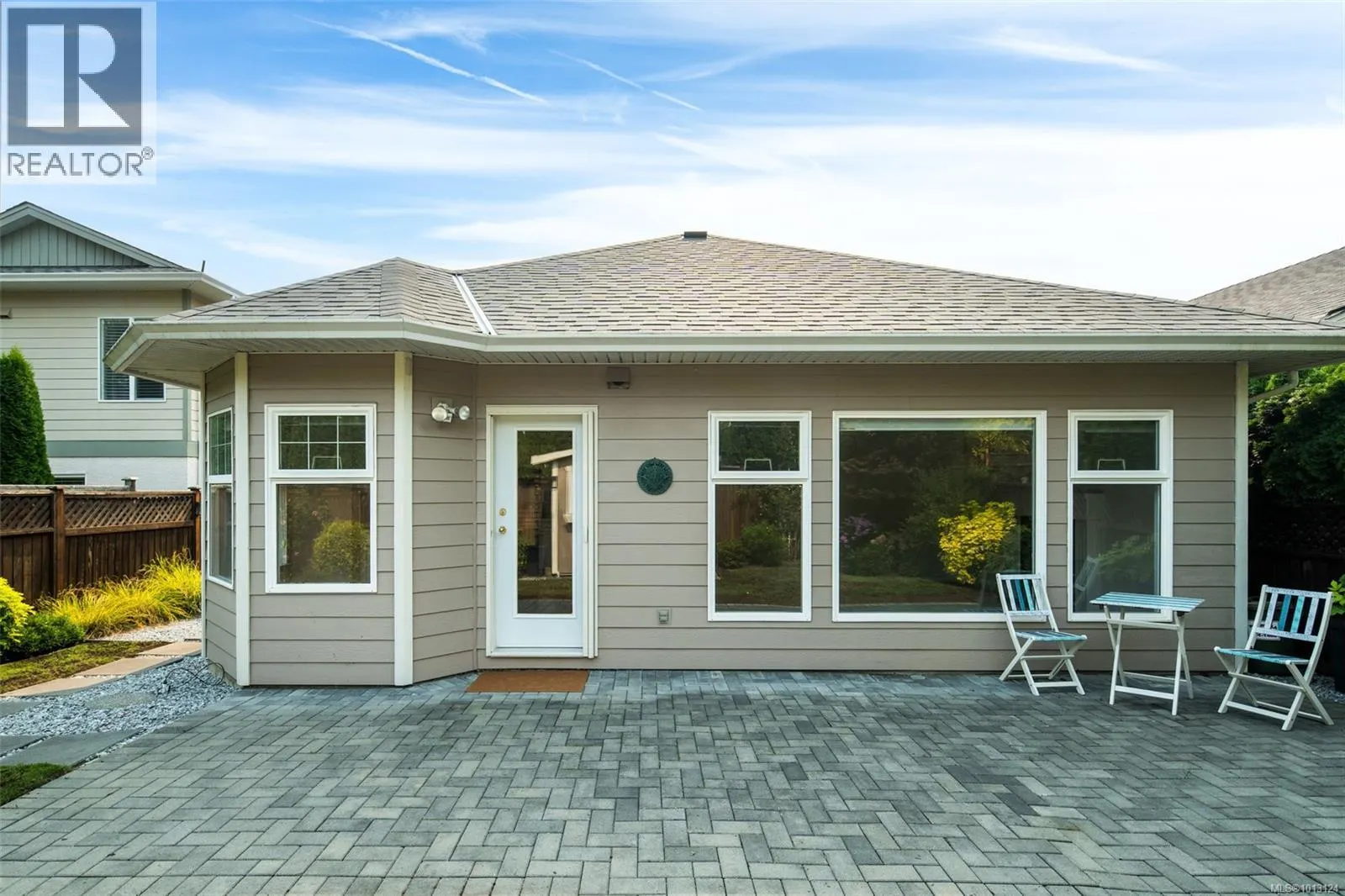 8012 Polo Park Cres