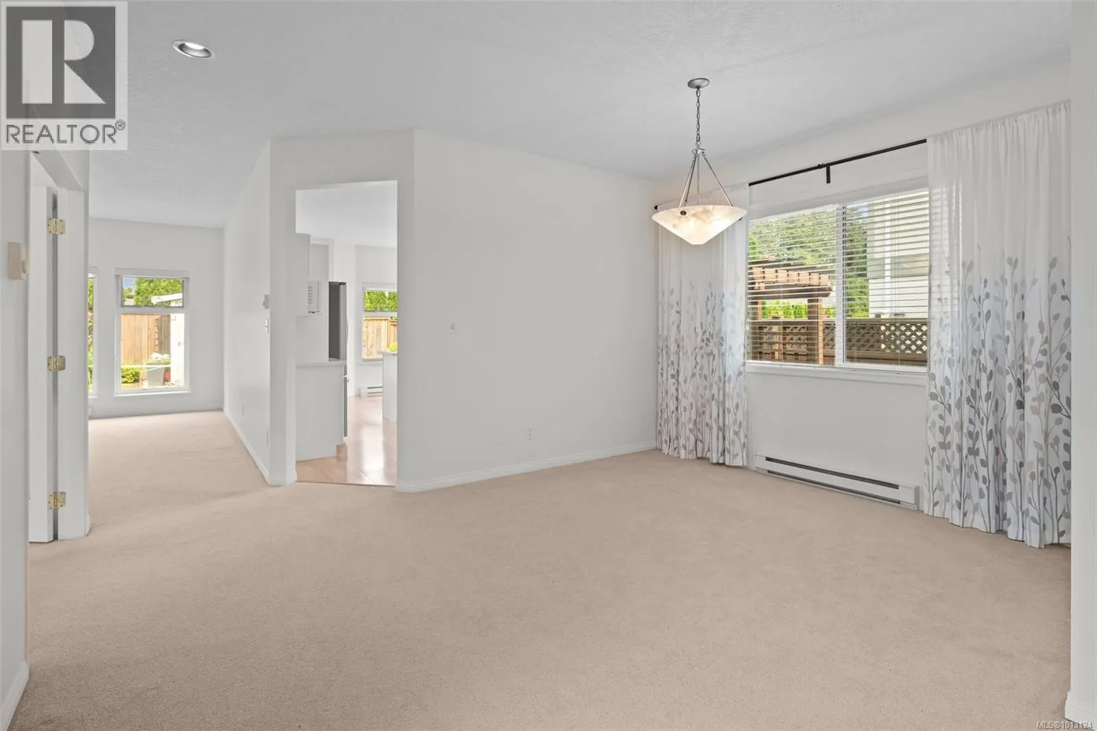8012 Polo Park Cres