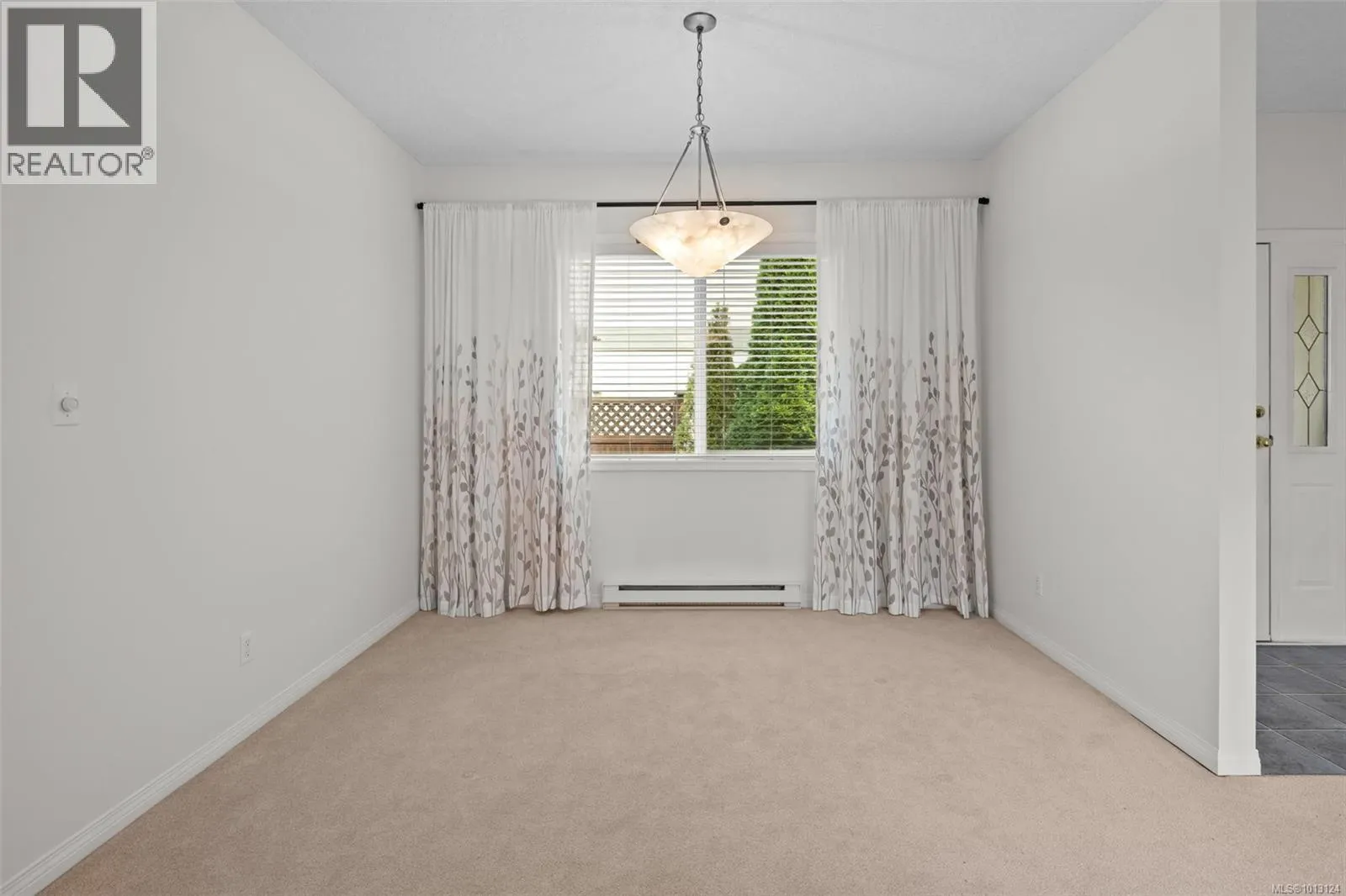 8012 Polo Park Cres