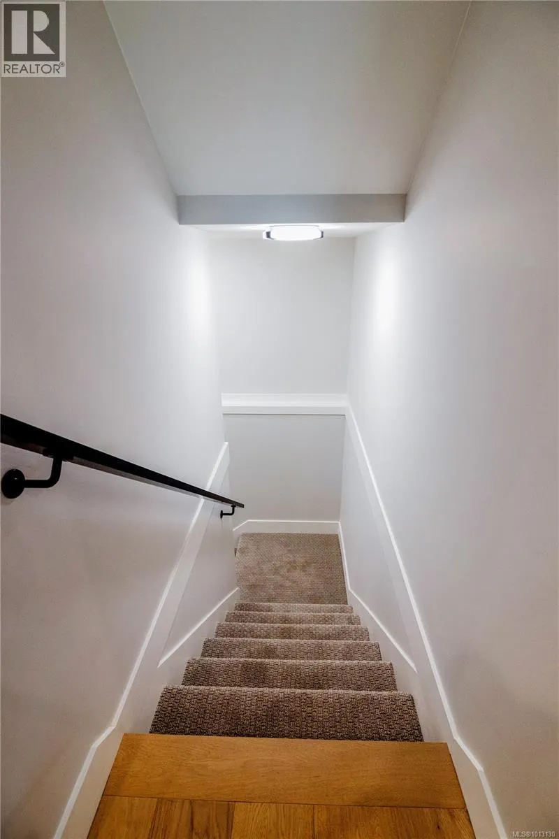 1538 Marble Pl