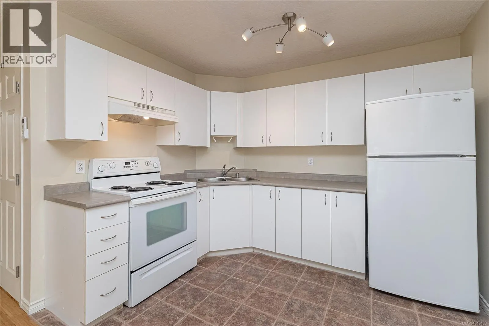 999 Admirals Rd