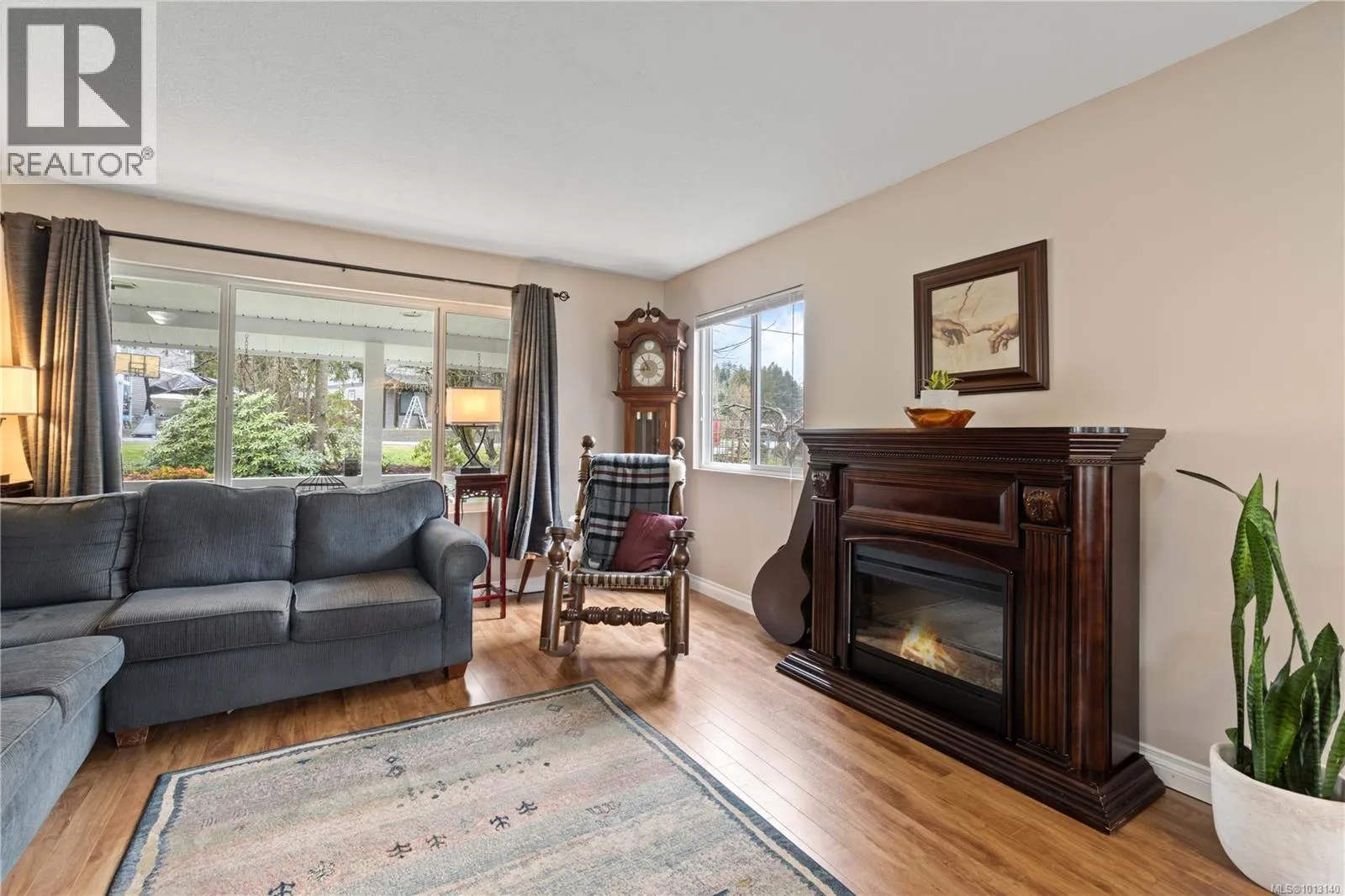 2234 Neil Dr