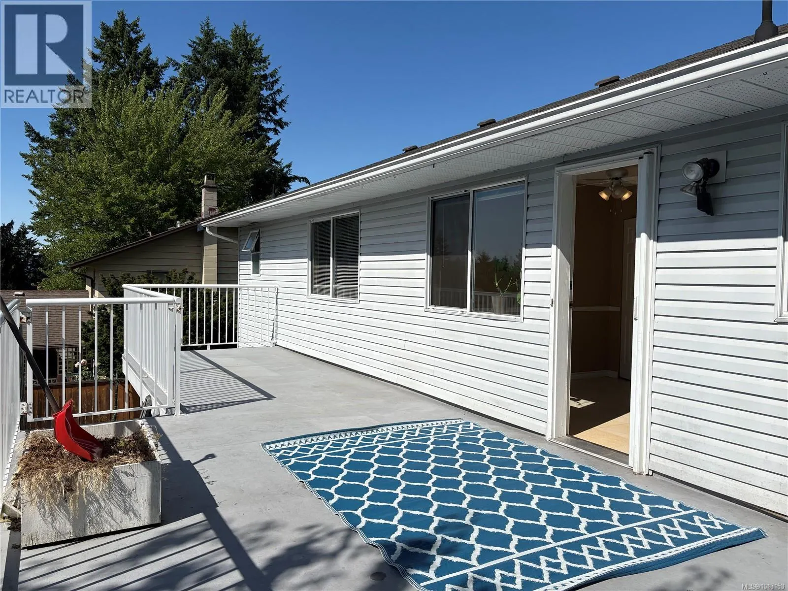 5489 Kenwill Dr