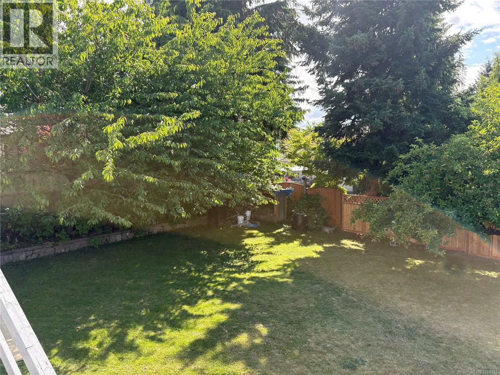 5489 Kenwill Dr