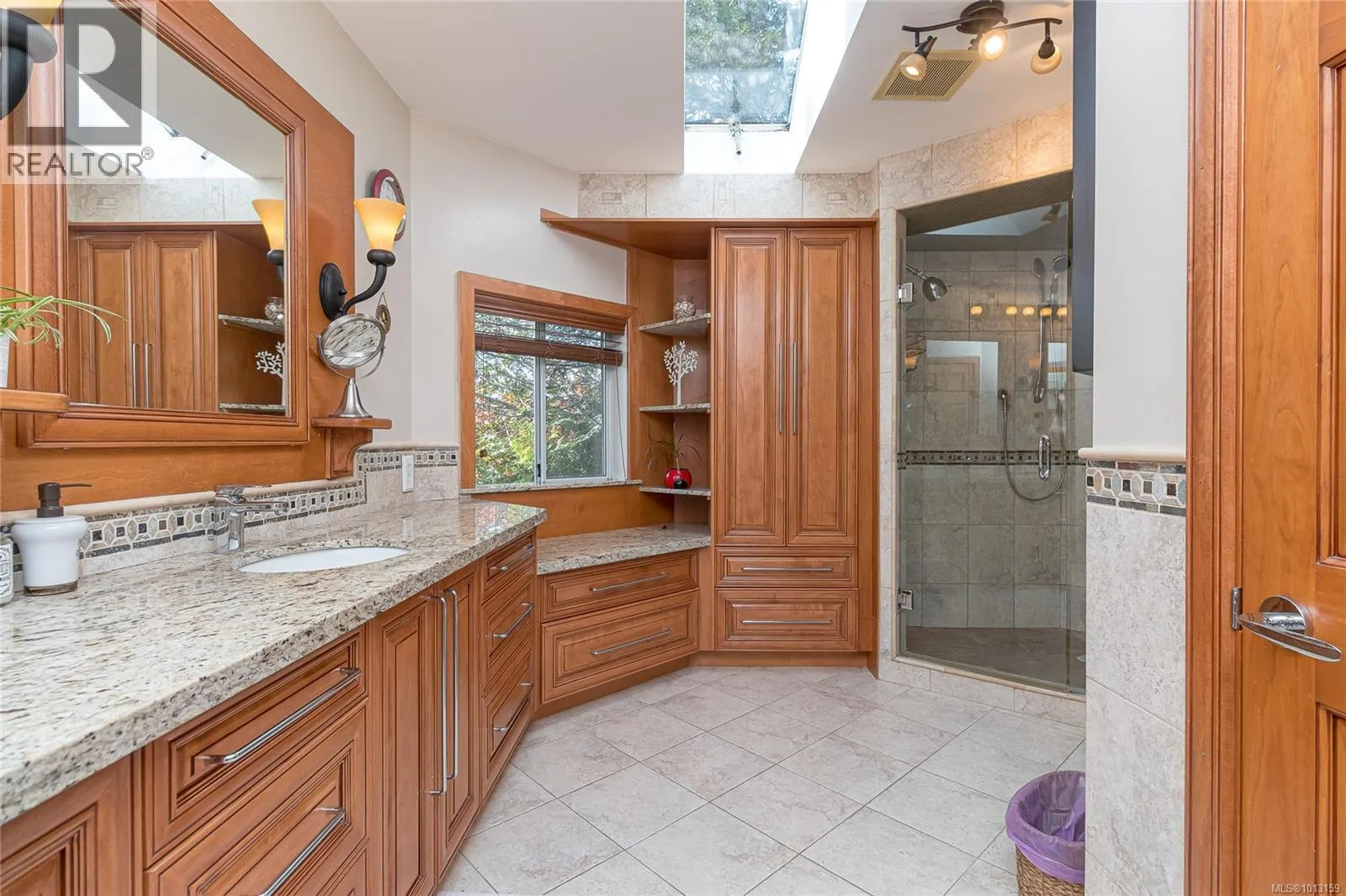 1211 Burnside Rd W