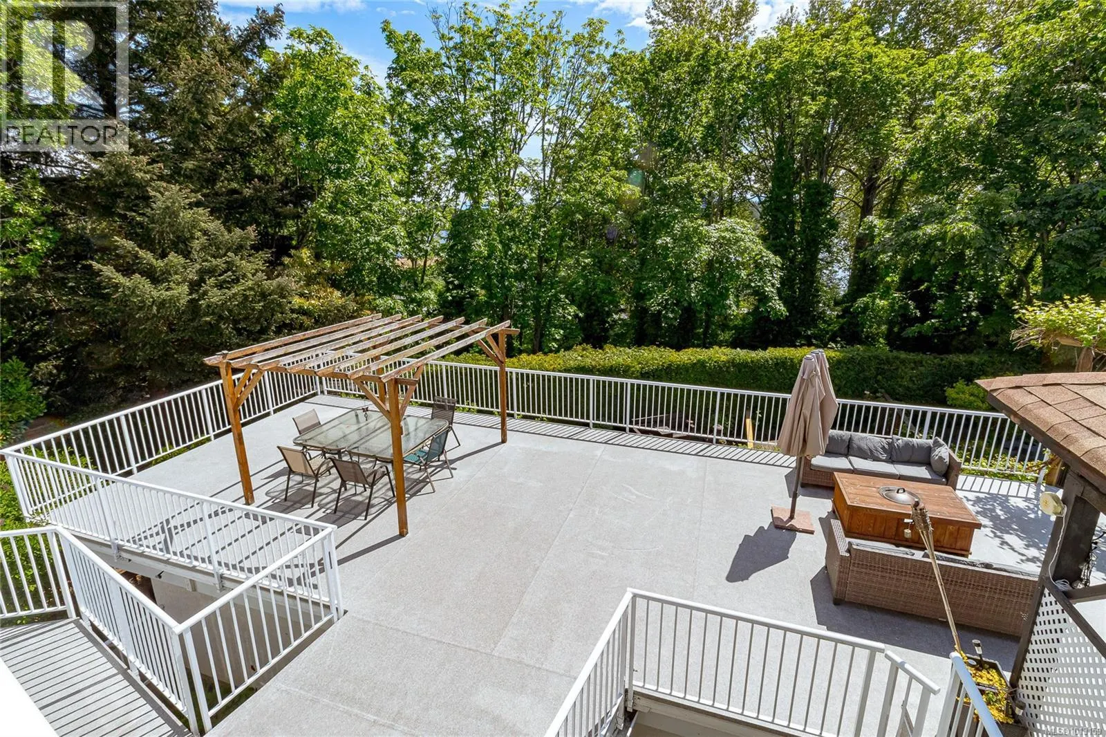 1211 Burnside Rd W