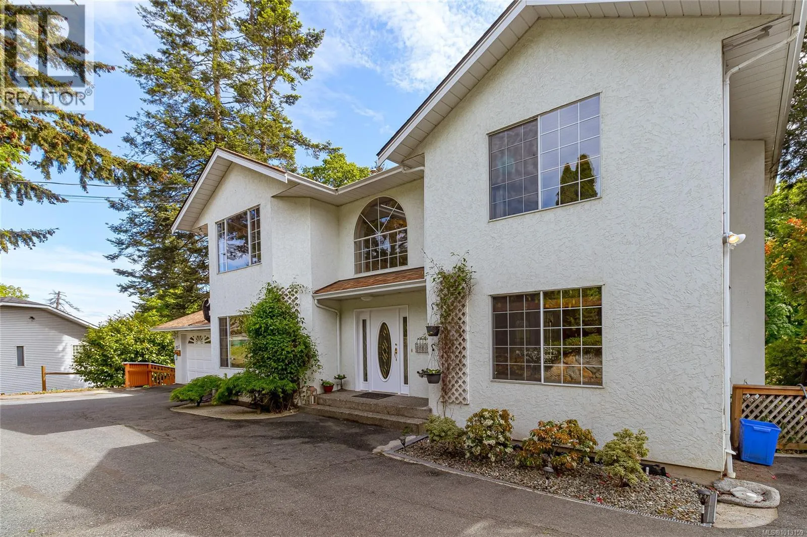 1211 Burnside Rd W