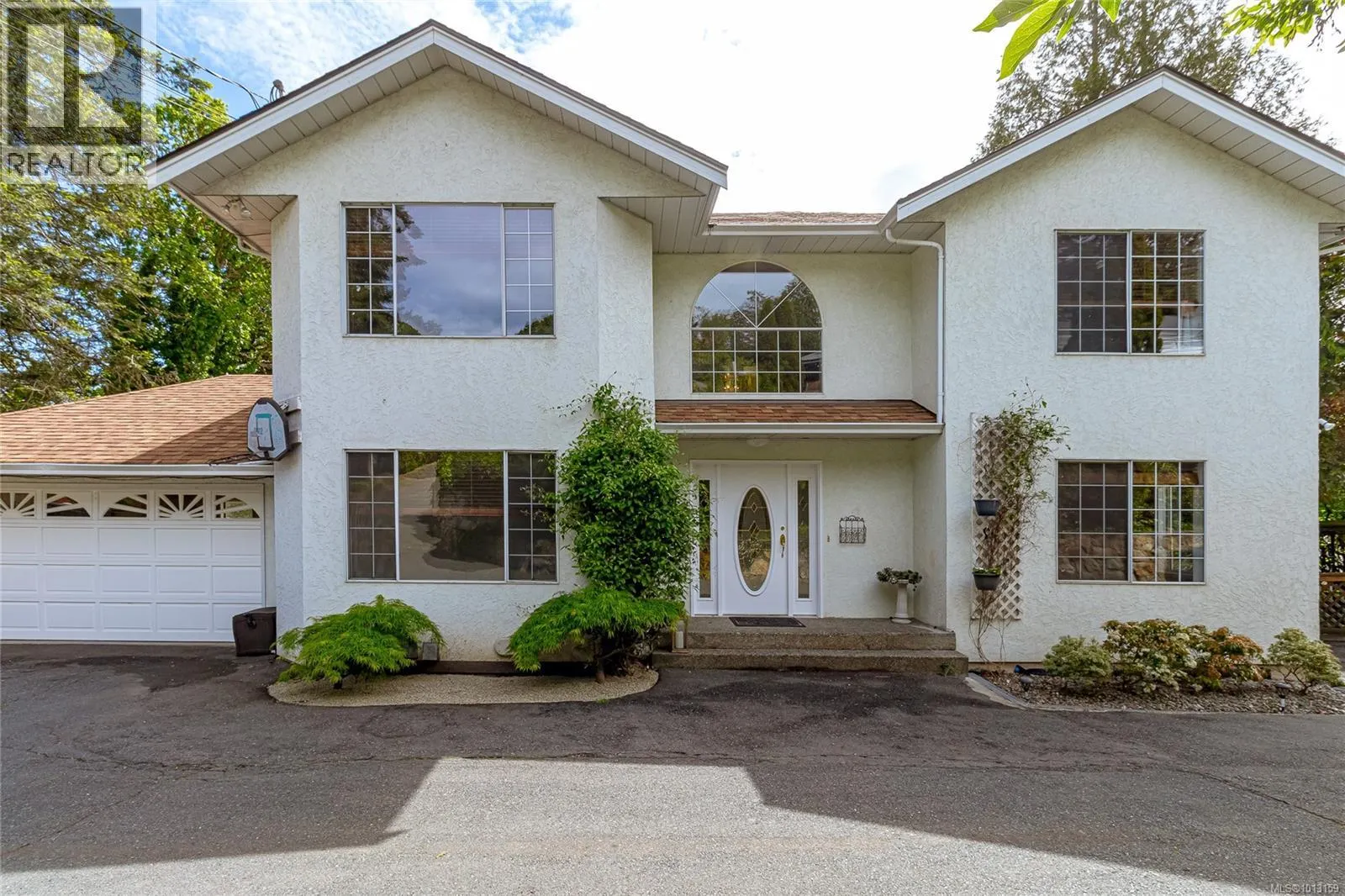 1211 Burnside Rd W