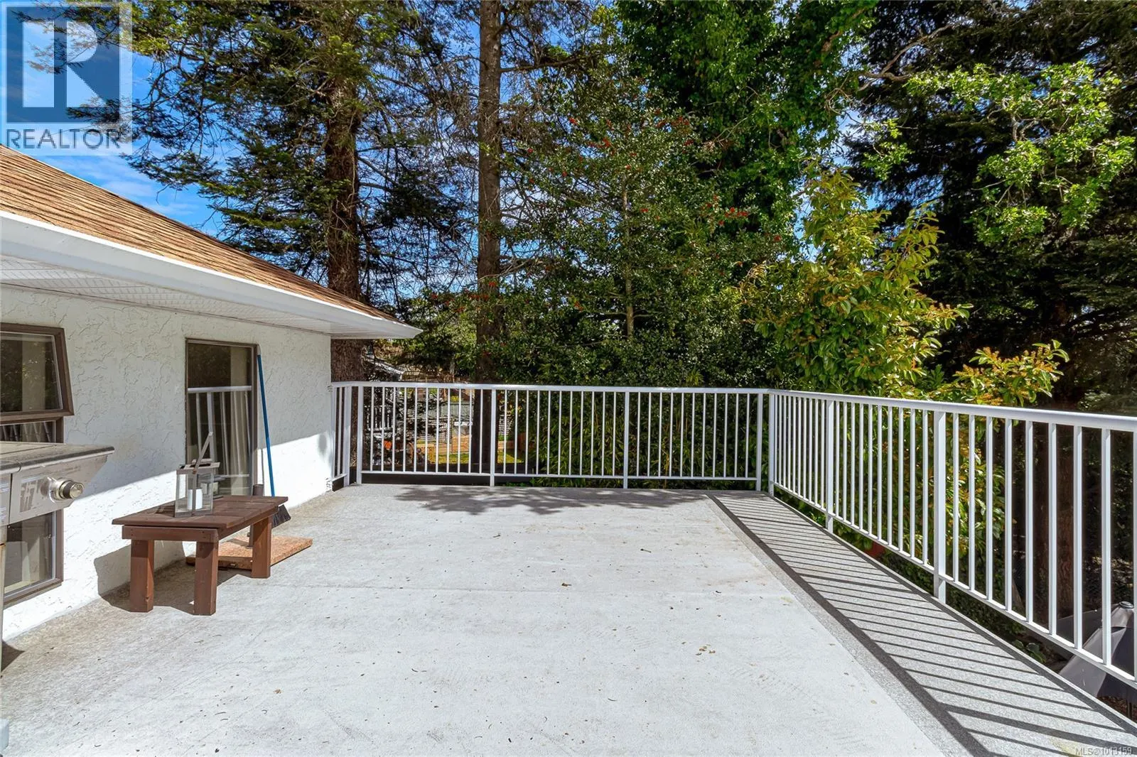 1211 Burnside Rd W