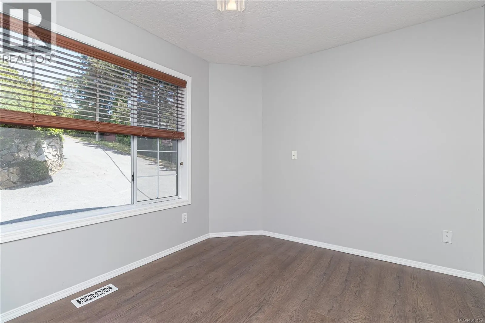 1211 Burnside Rd W