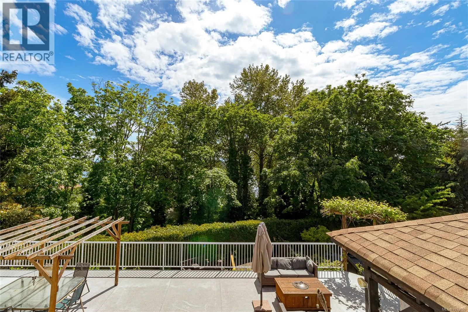 1211 Burnside Rd W