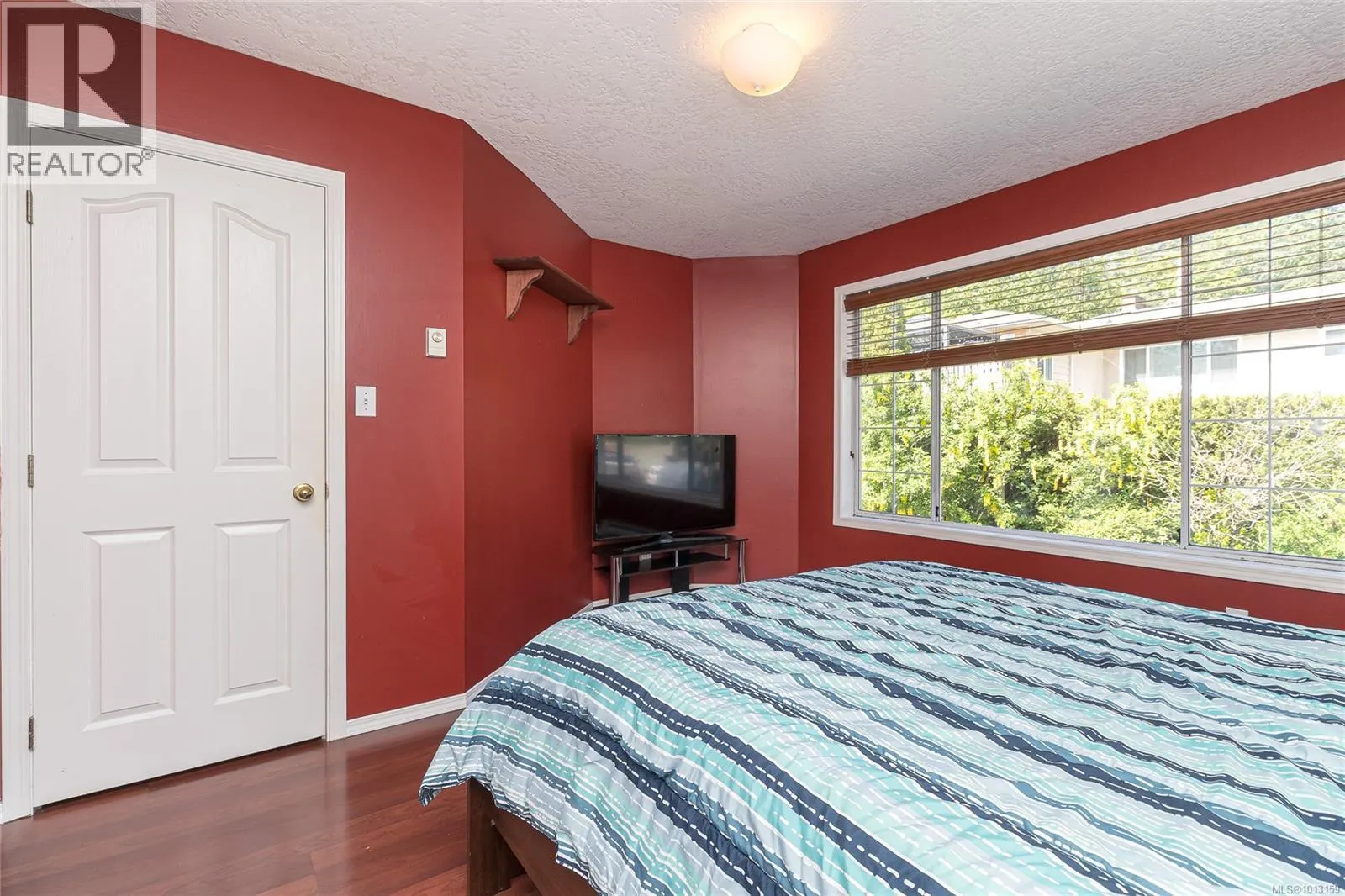 1211 Burnside Rd W