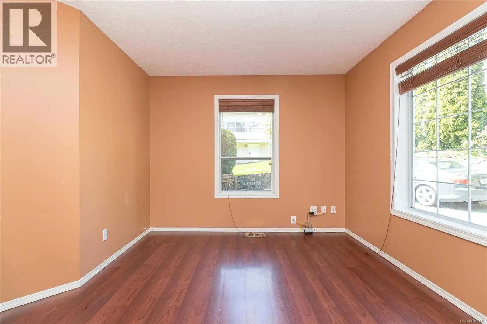1211 Burnside Rd W
