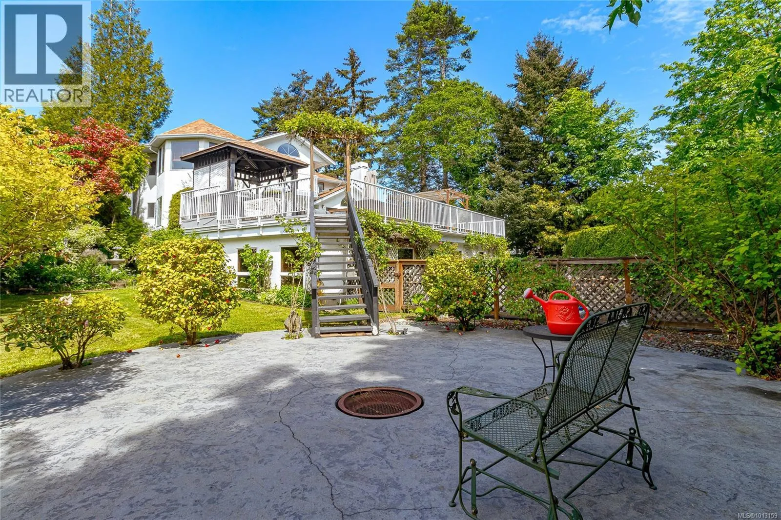 1211 Burnside Rd W