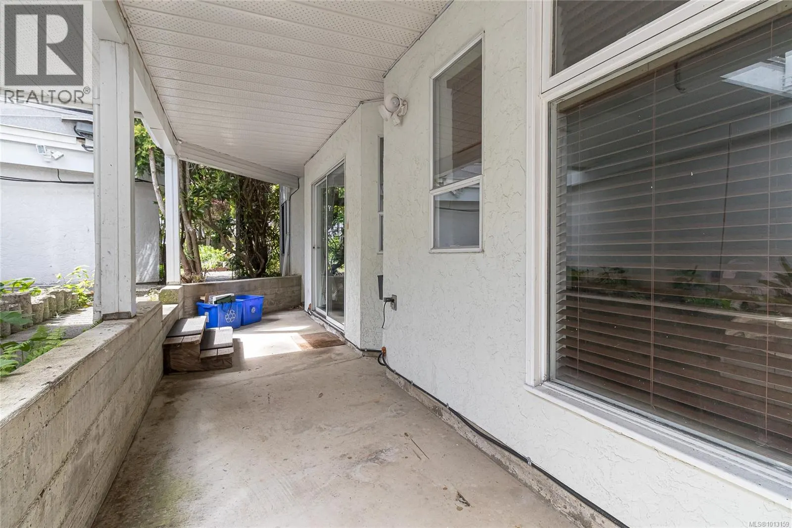 1211 Burnside Rd W