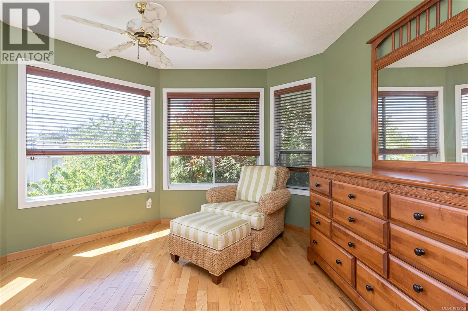 1211 Burnside Rd W