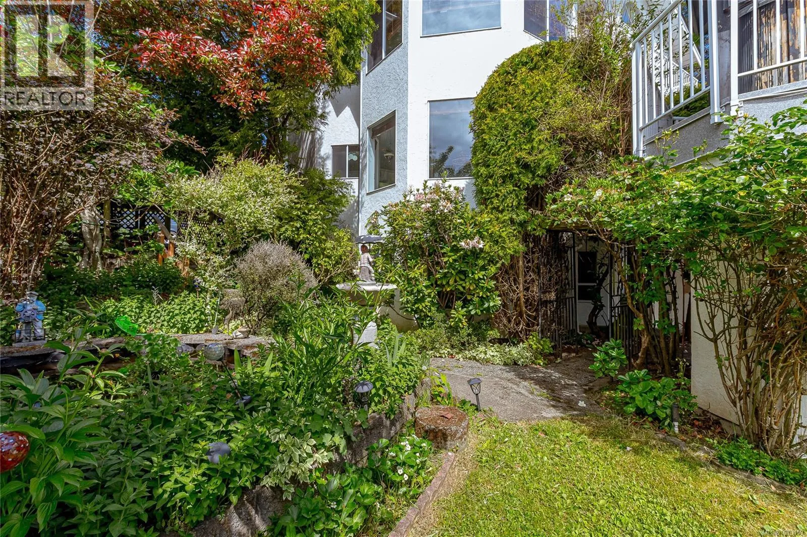 1211 Burnside Rd W