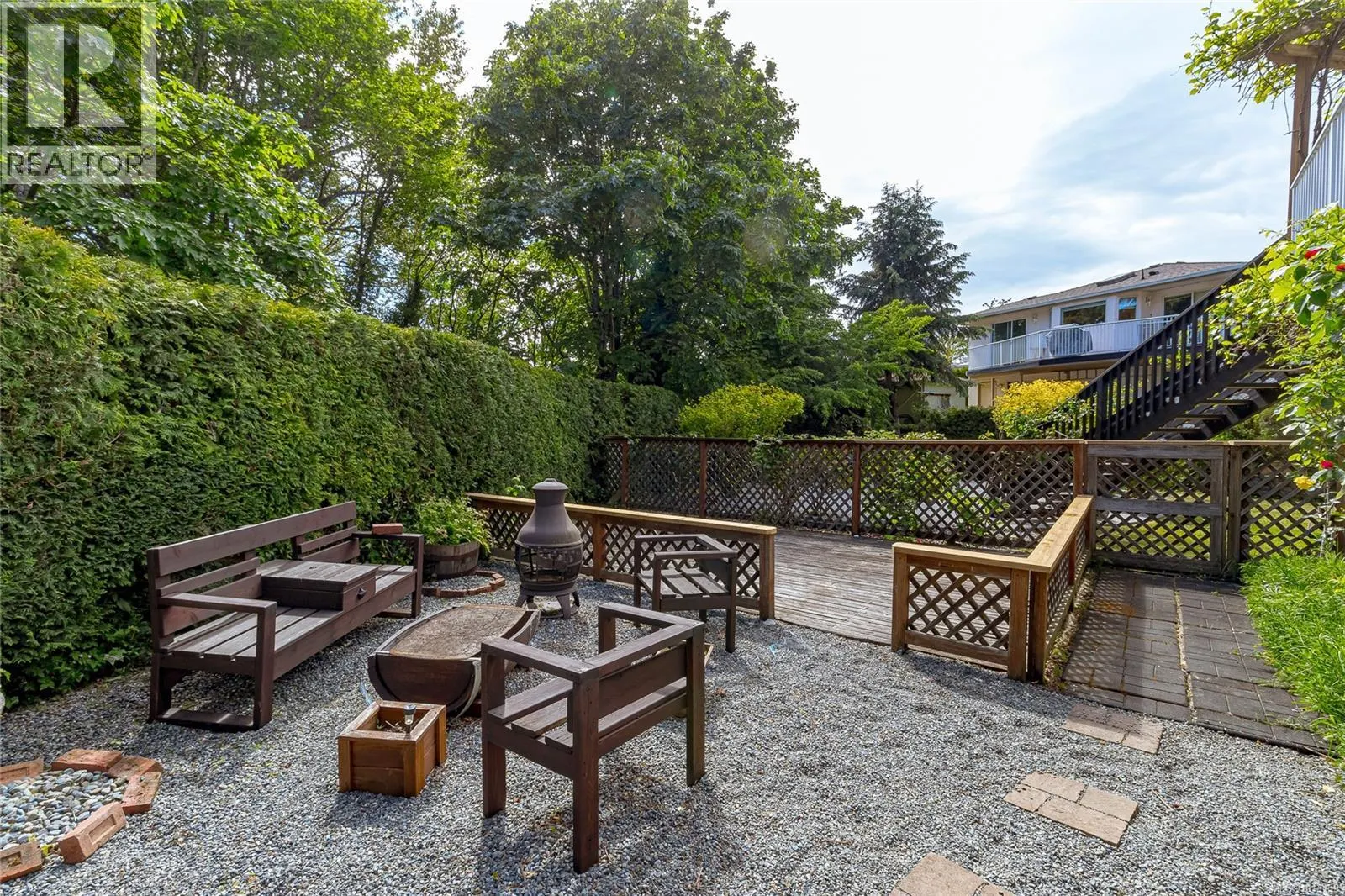 1211 Burnside Rd W