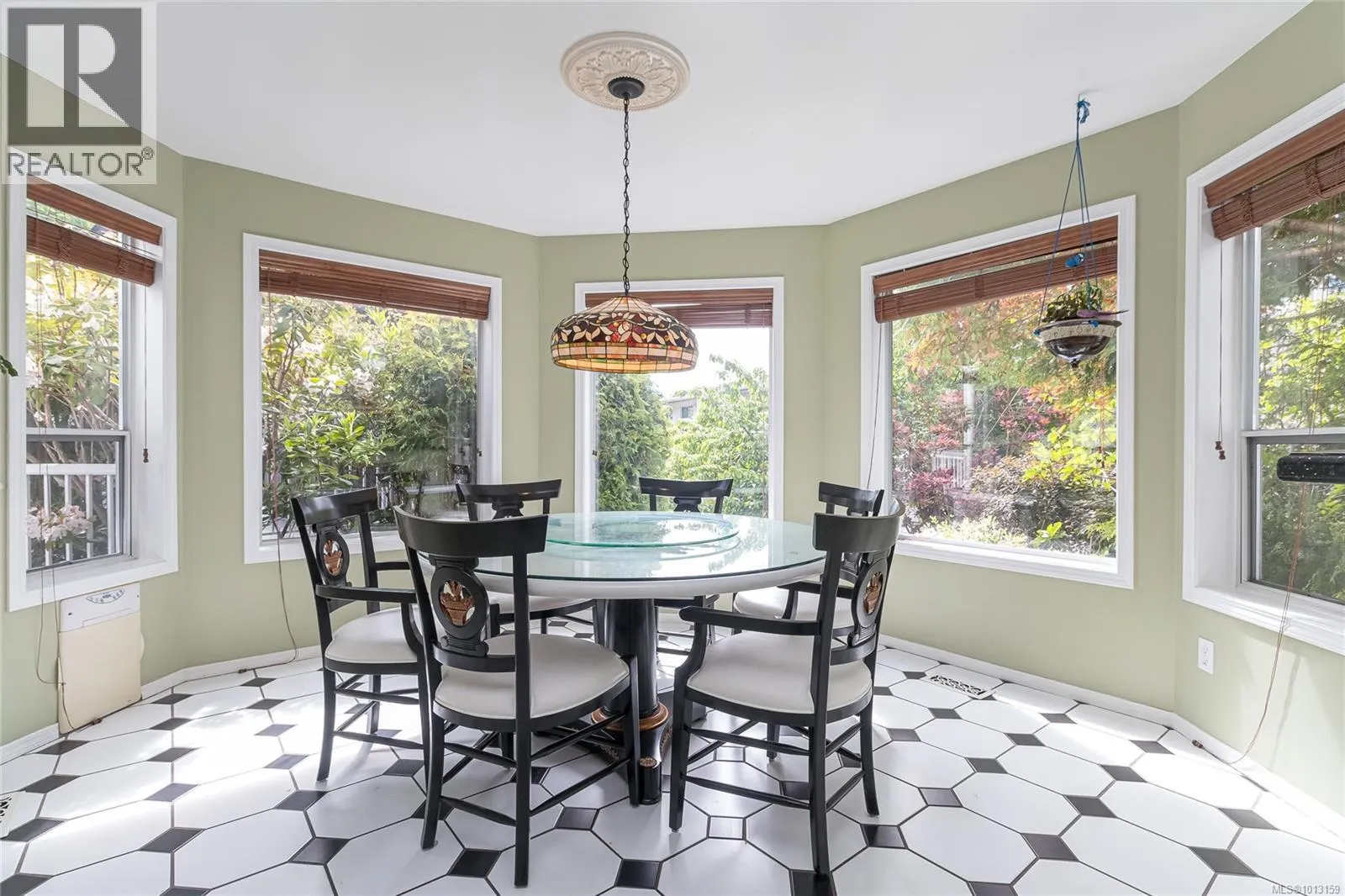 1211 Burnside Rd W