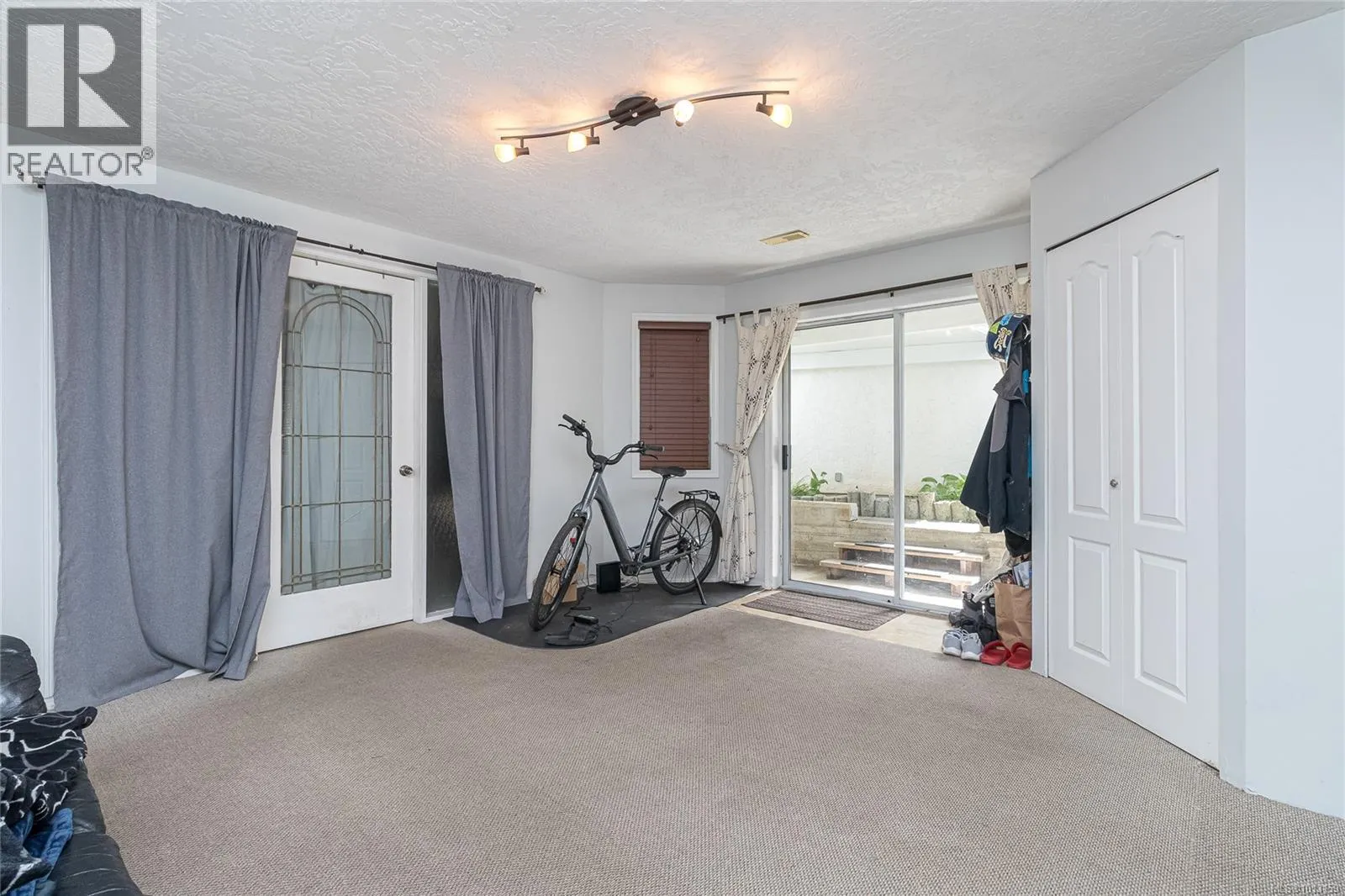 1211 Burnside Rd W