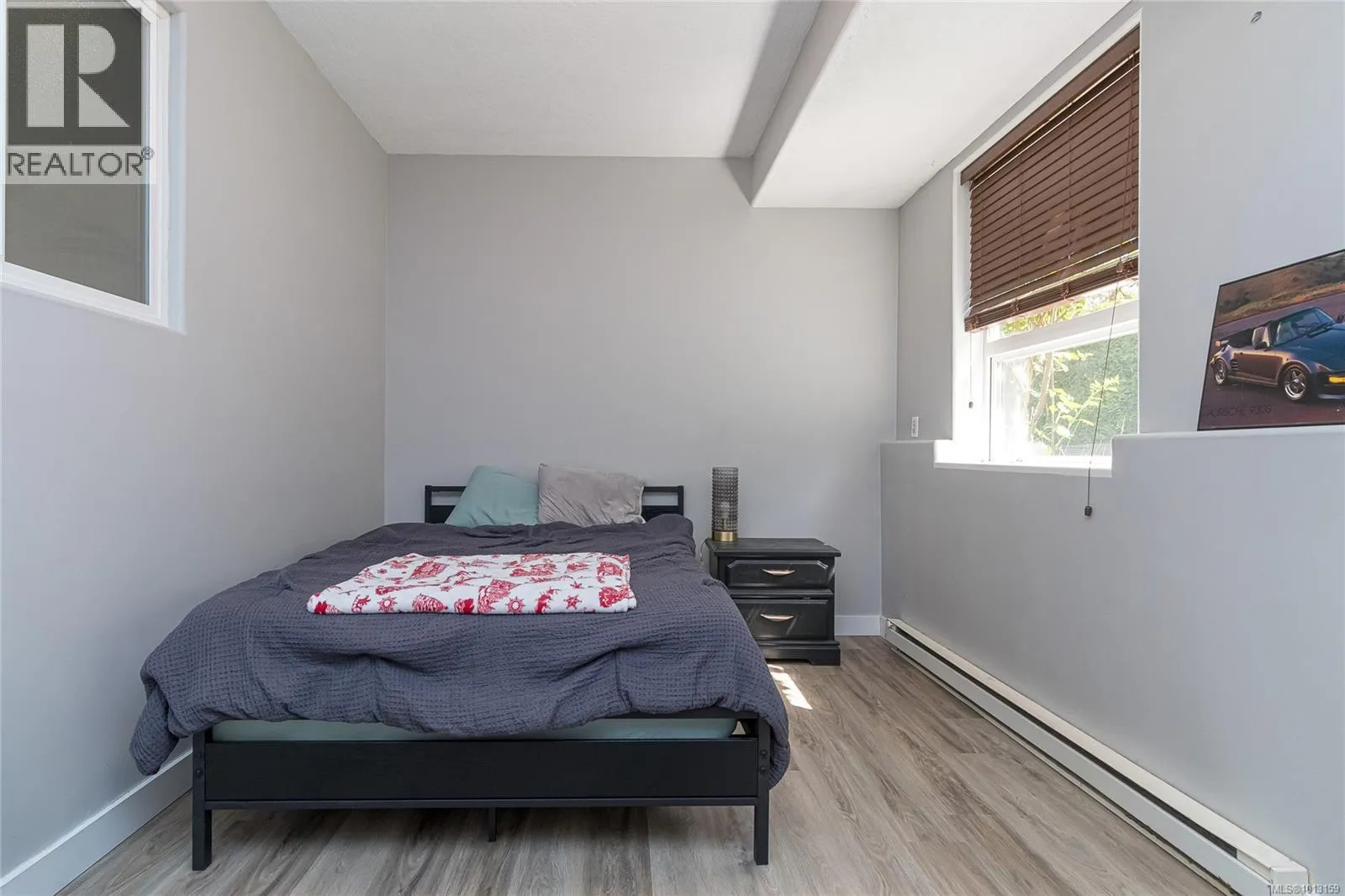 1211 Burnside Rd W