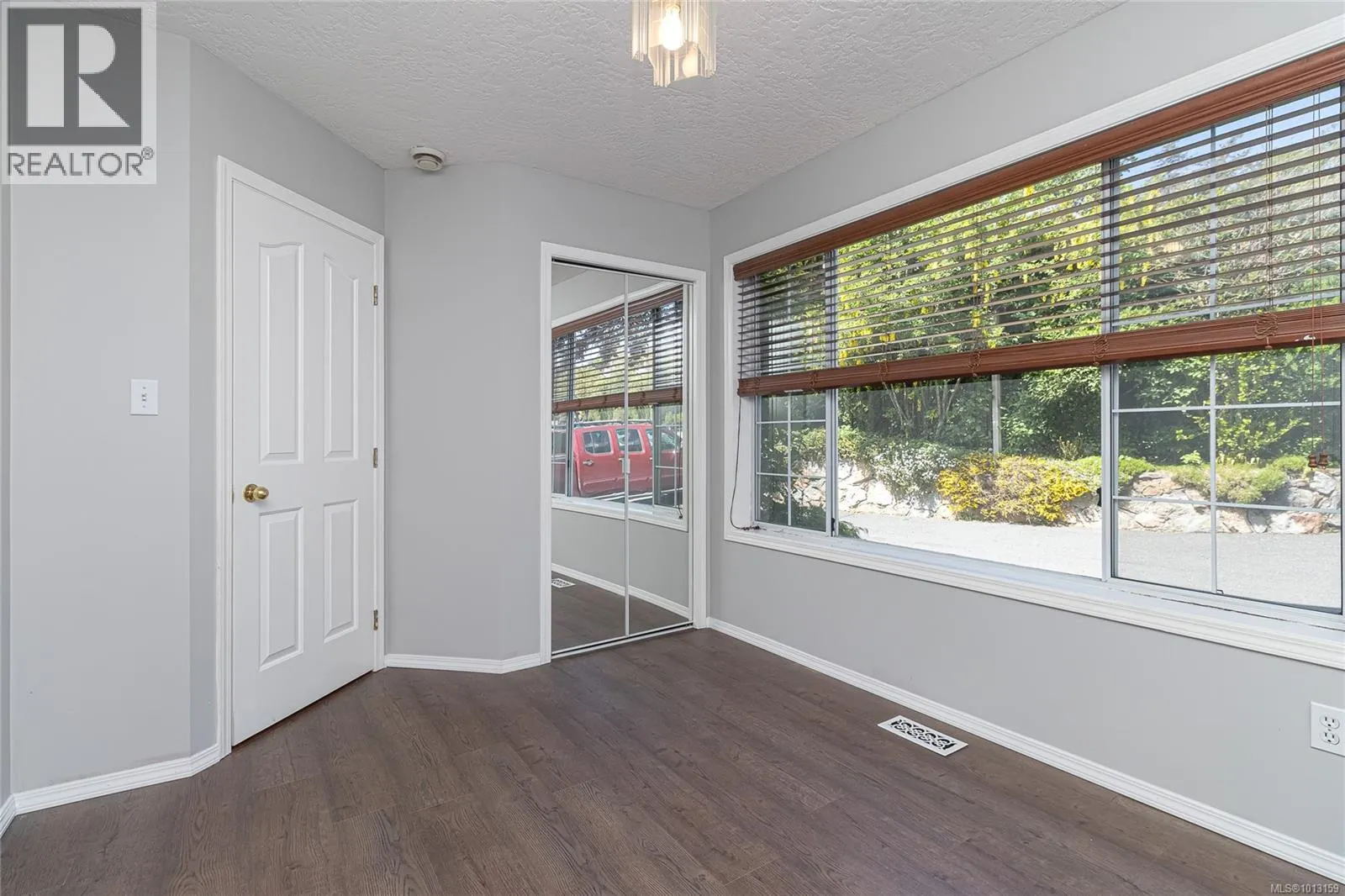 1211 Burnside Rd W