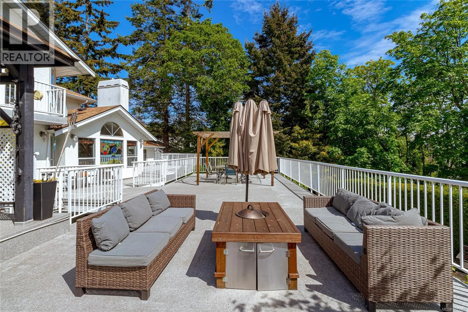 1211 Burnside Rd W