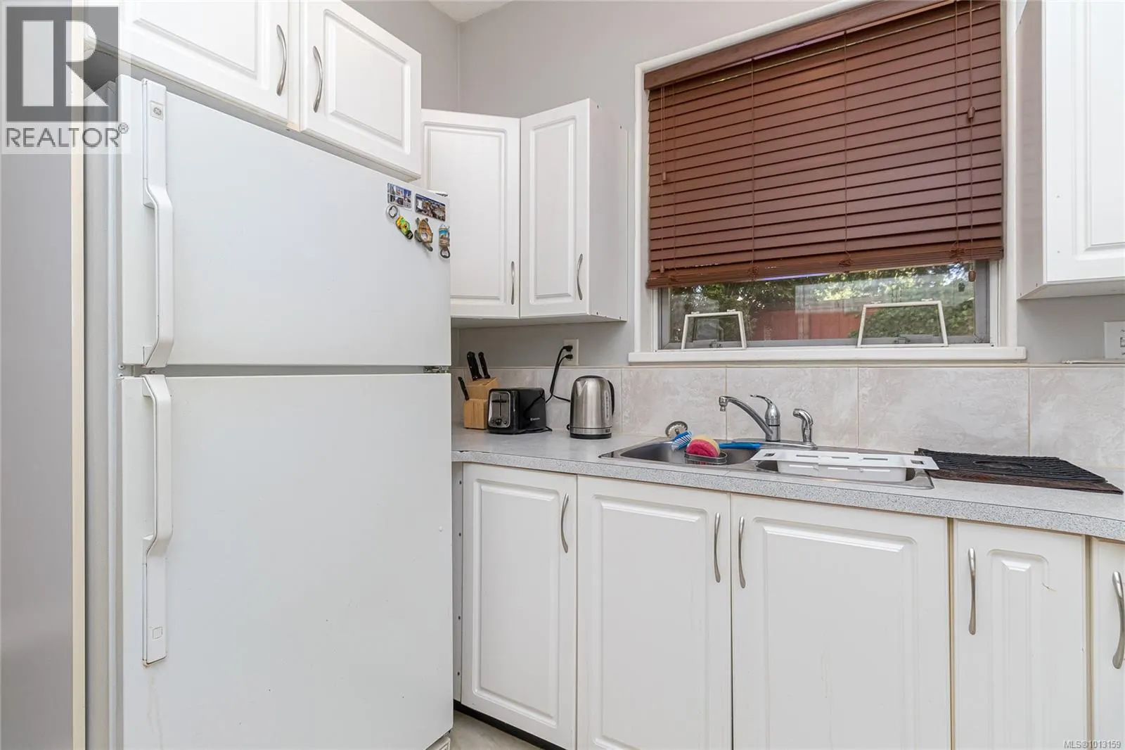 1211 Burnside Rd W