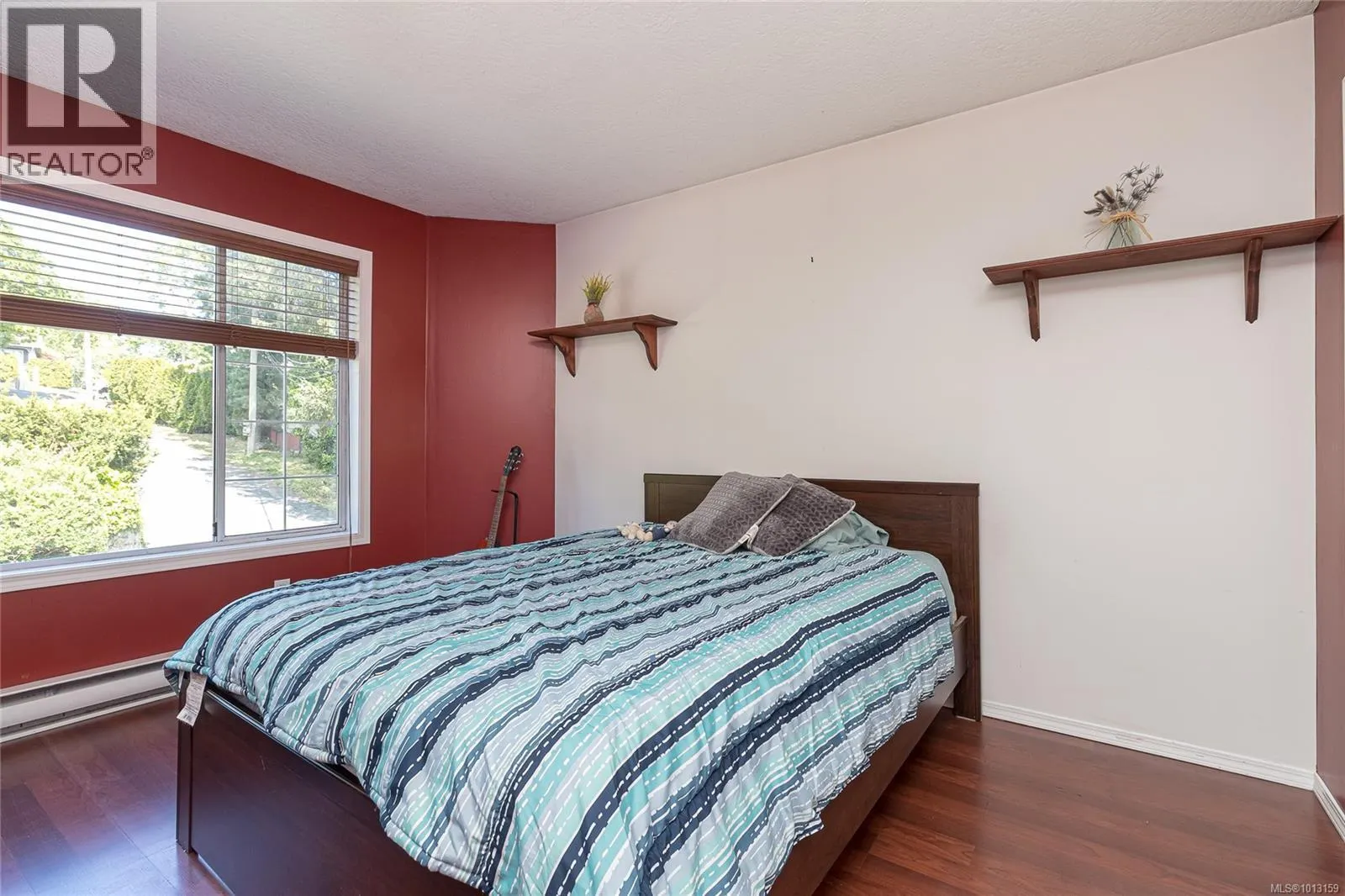 1211 Burnside Rd W