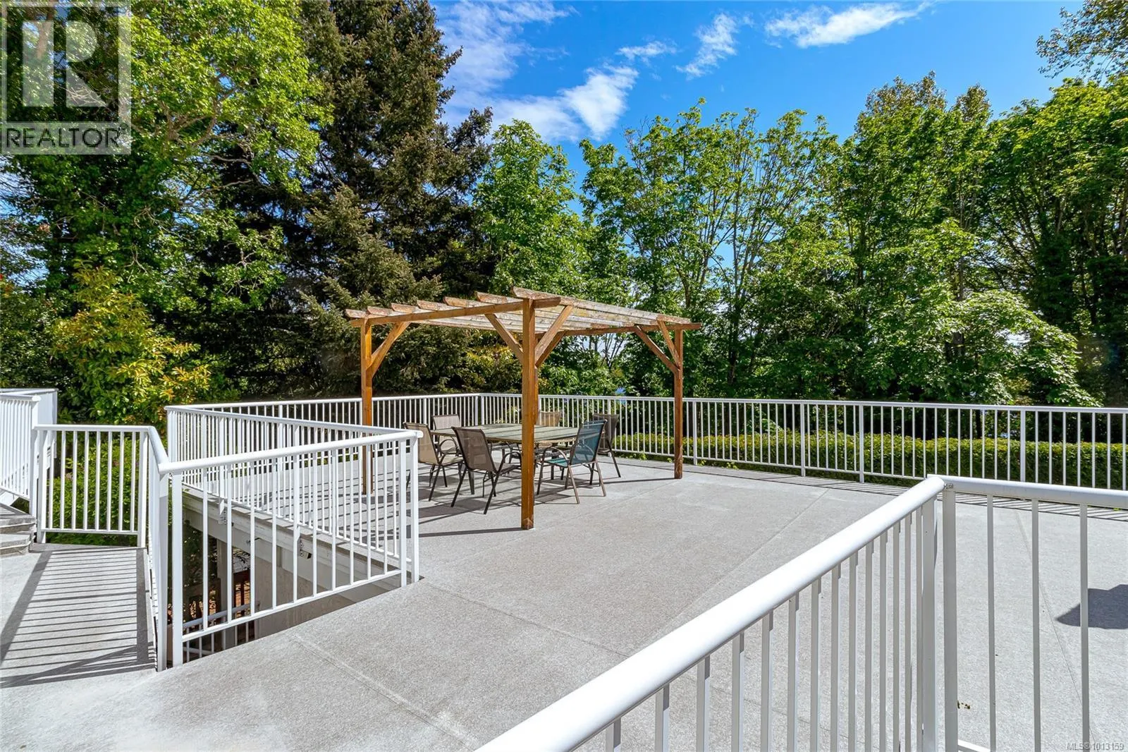 1211 Burnside Rd W