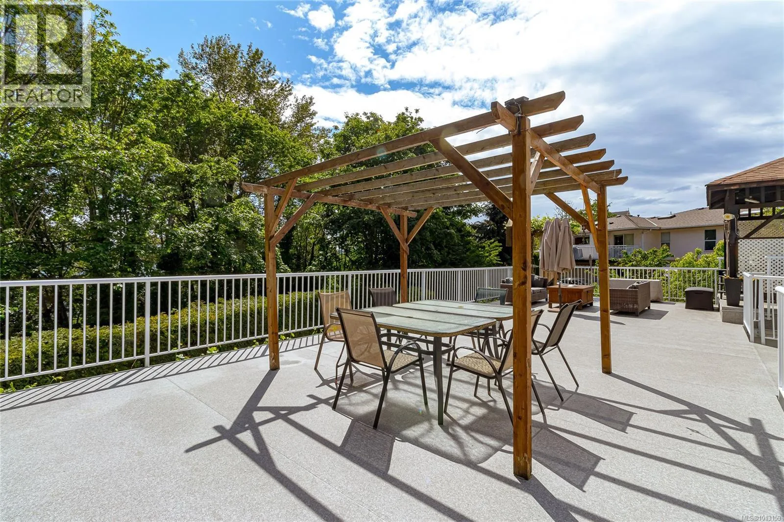 1211 Burnside Rd W