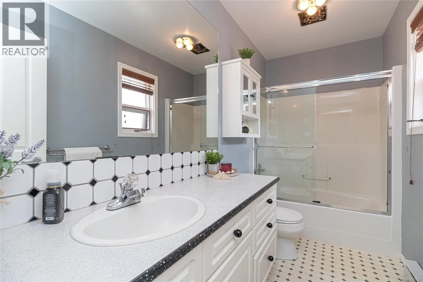 1211 Burnside Rd W