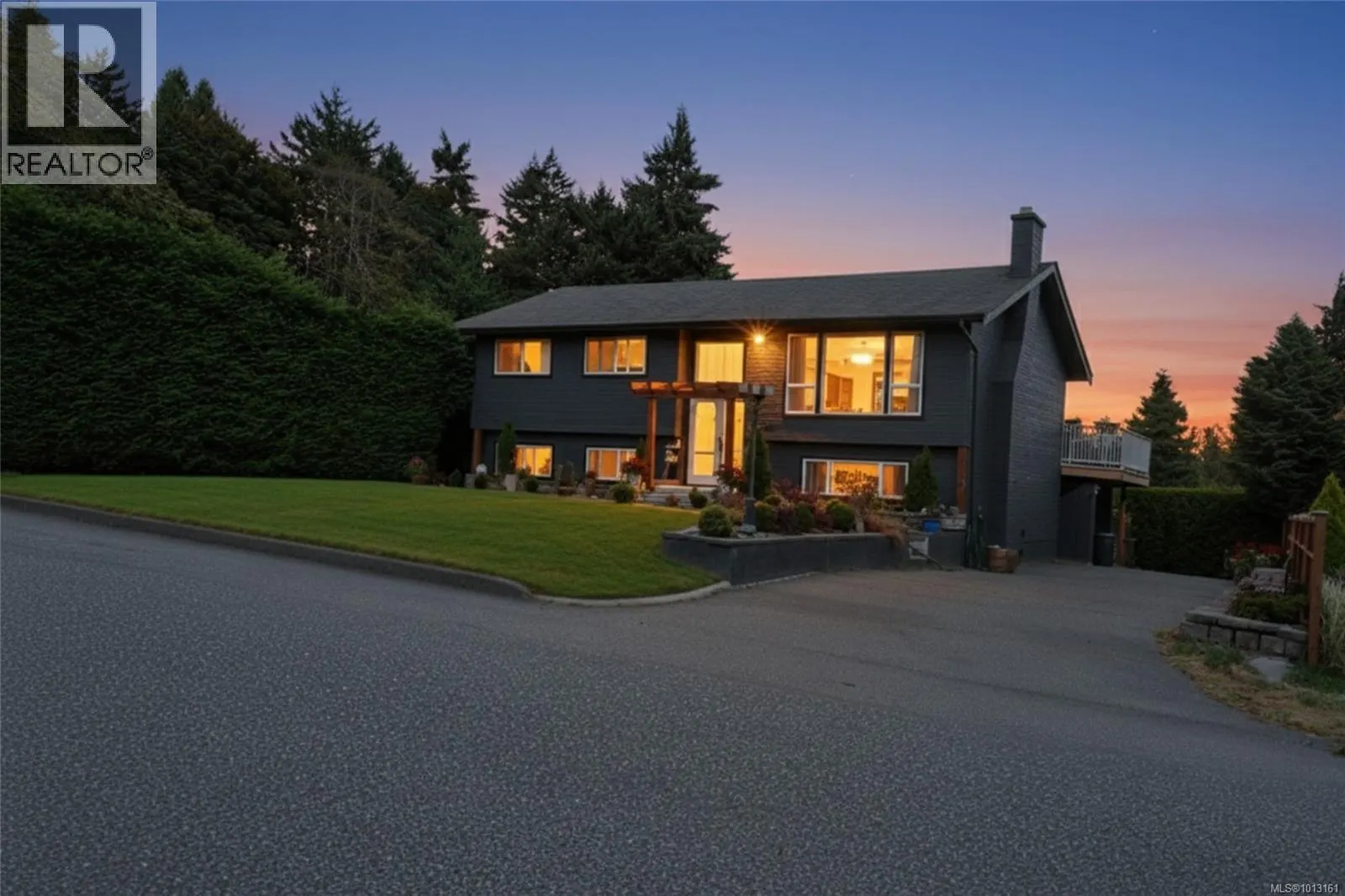 536 Strathdee Pl