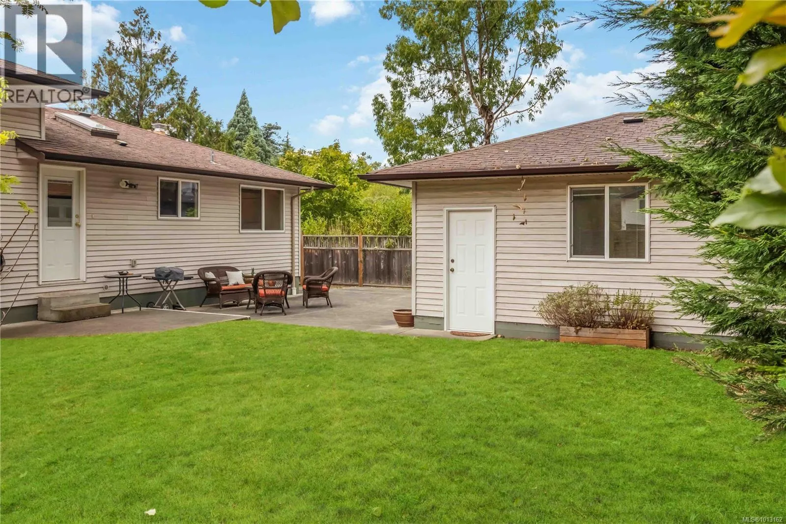 1492 Edgemont Rd