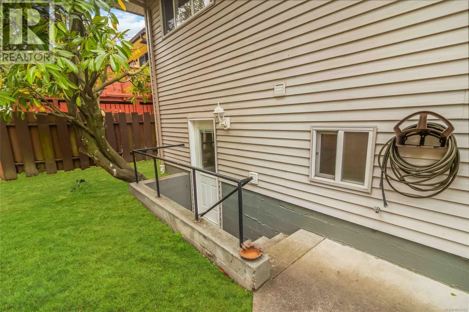1492 Edgemont Rd