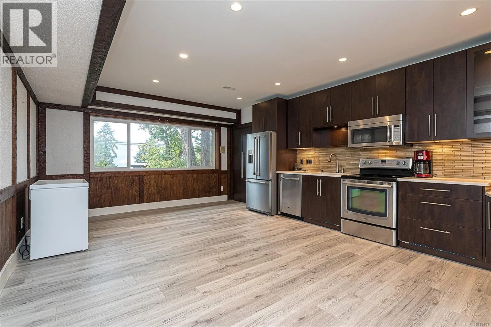 7155 Brentwood Dr