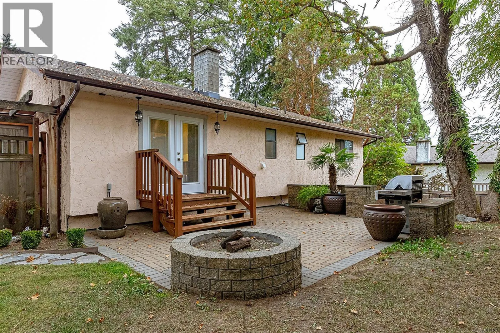 7155 Brentwood Dr