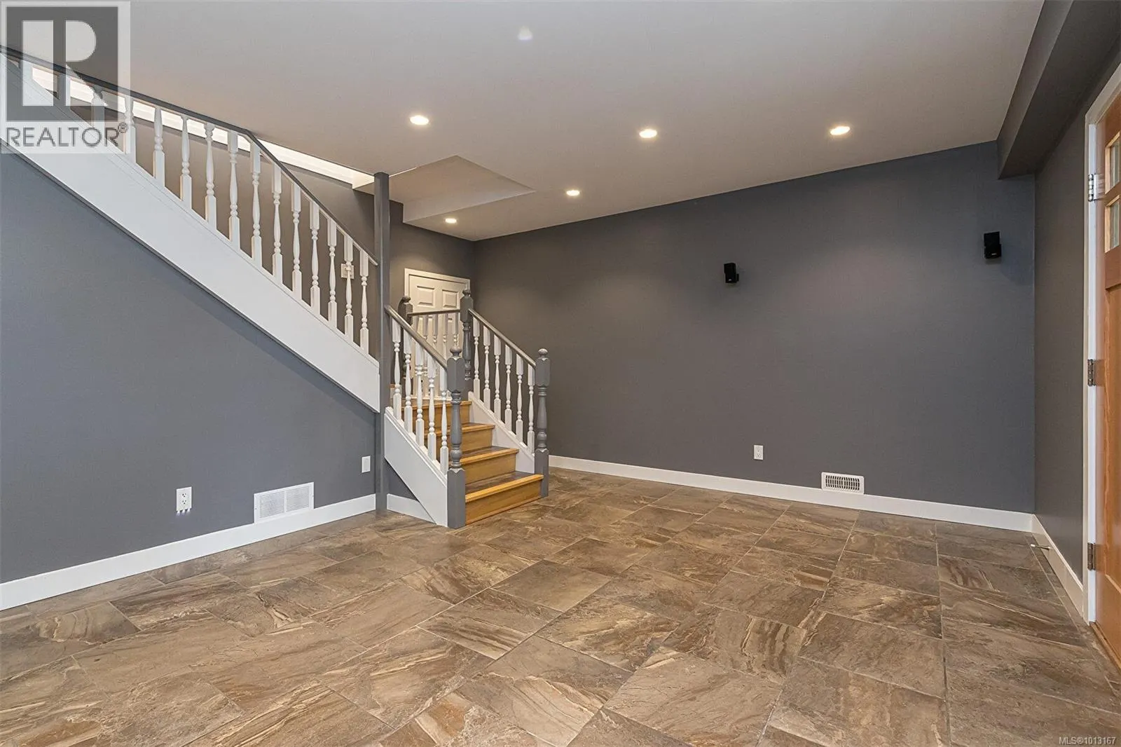 7155 Brentwood Dr