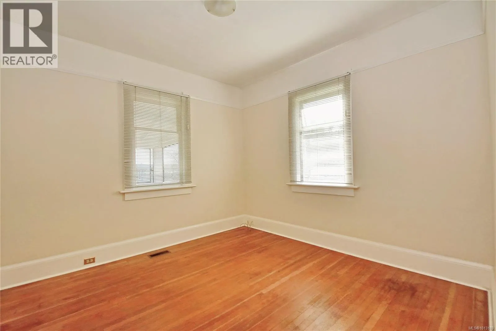 350 Stewart Ave