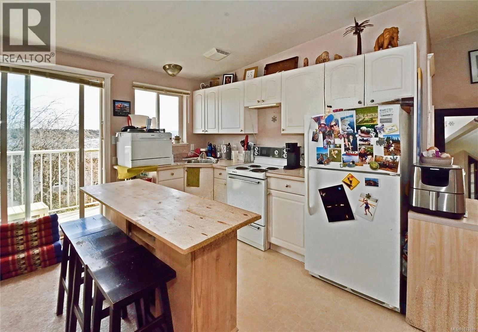 350 Stewart Ave