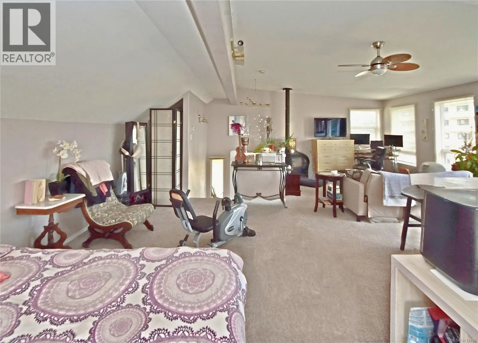 350 Stewart Ave
