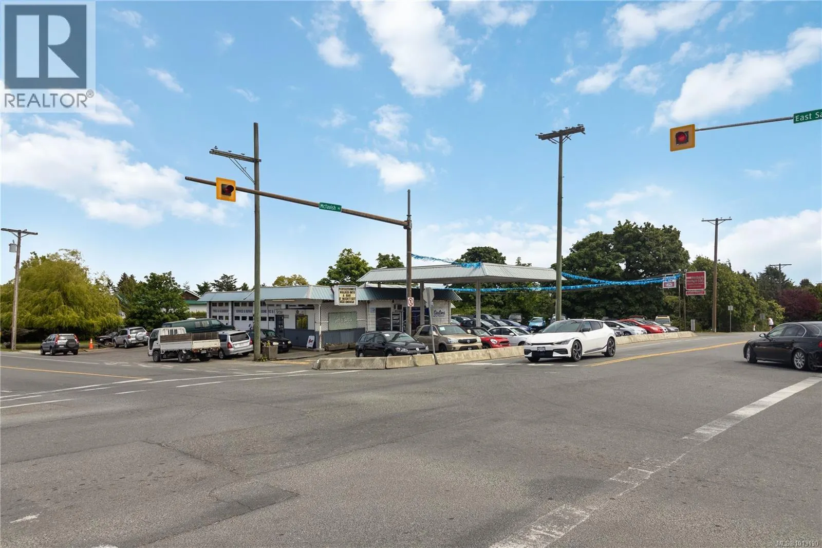 9139 East Saanich Rd