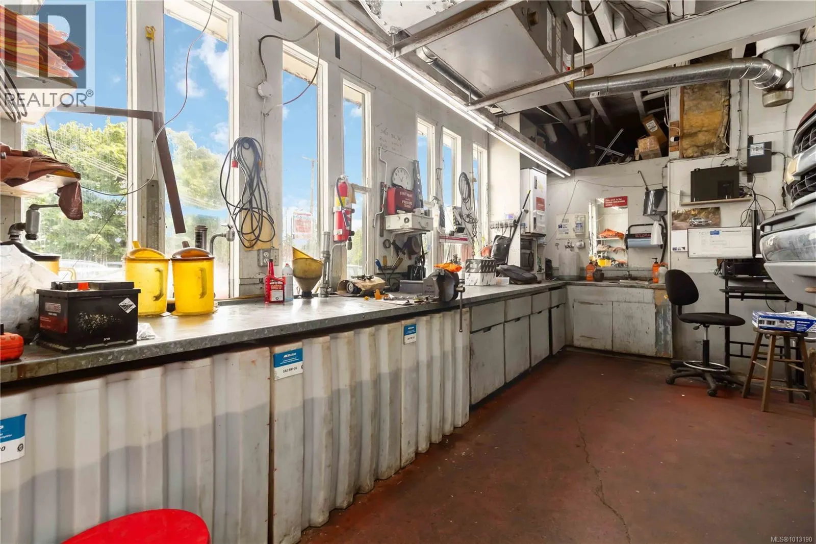 9139 East Saanich Rd