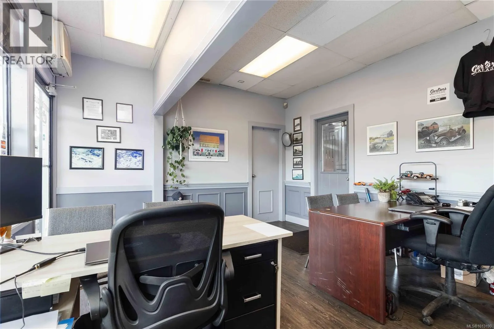 9139 East Saanich Rd