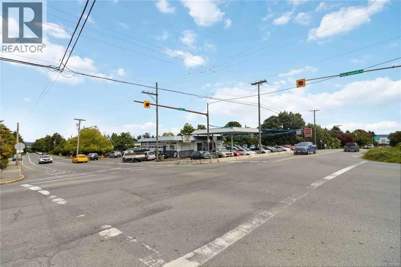 9139 East Saanich Rd