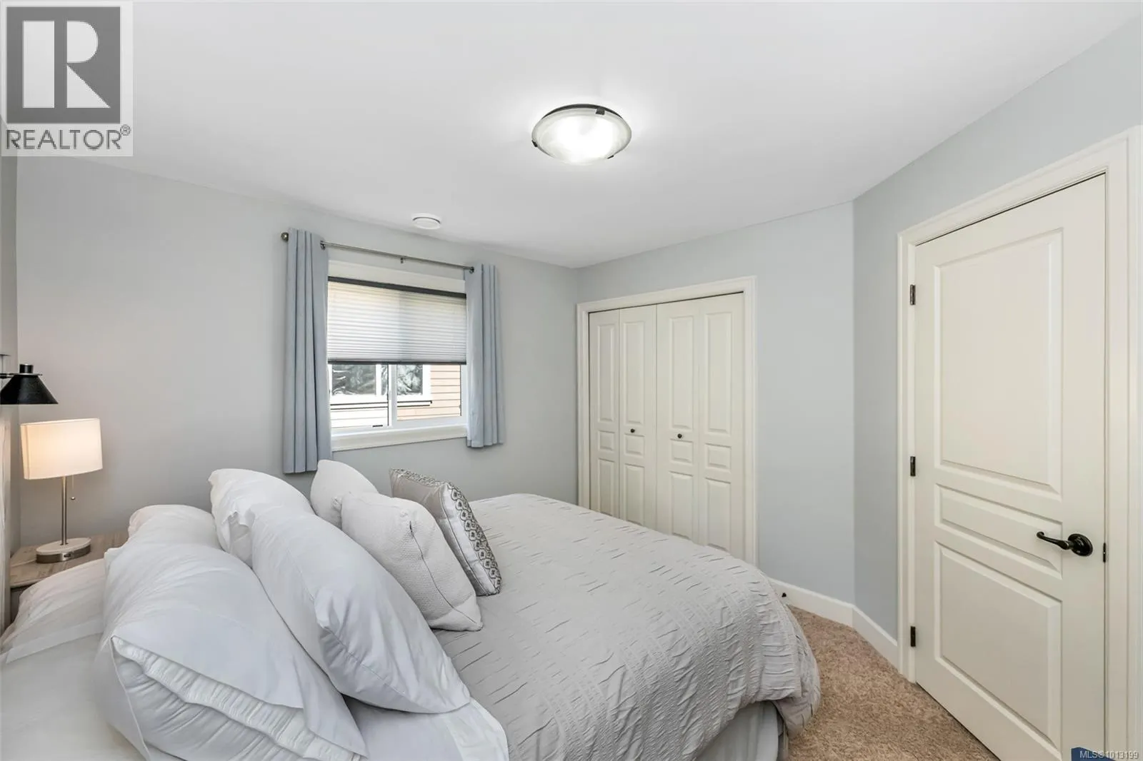 2180 Harrow Gate